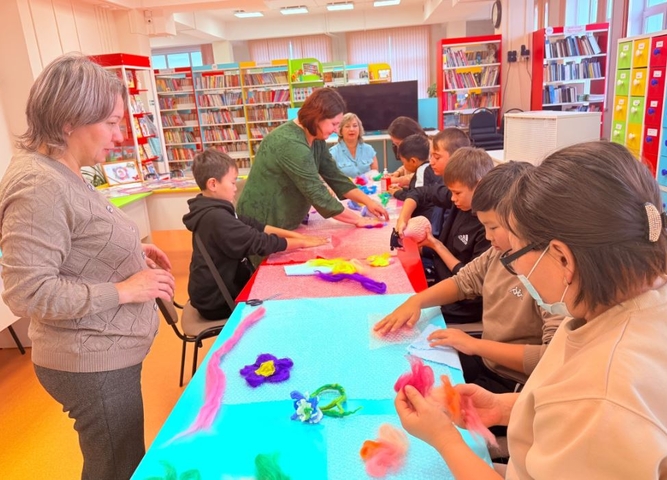 Мир творчества в библиотеке